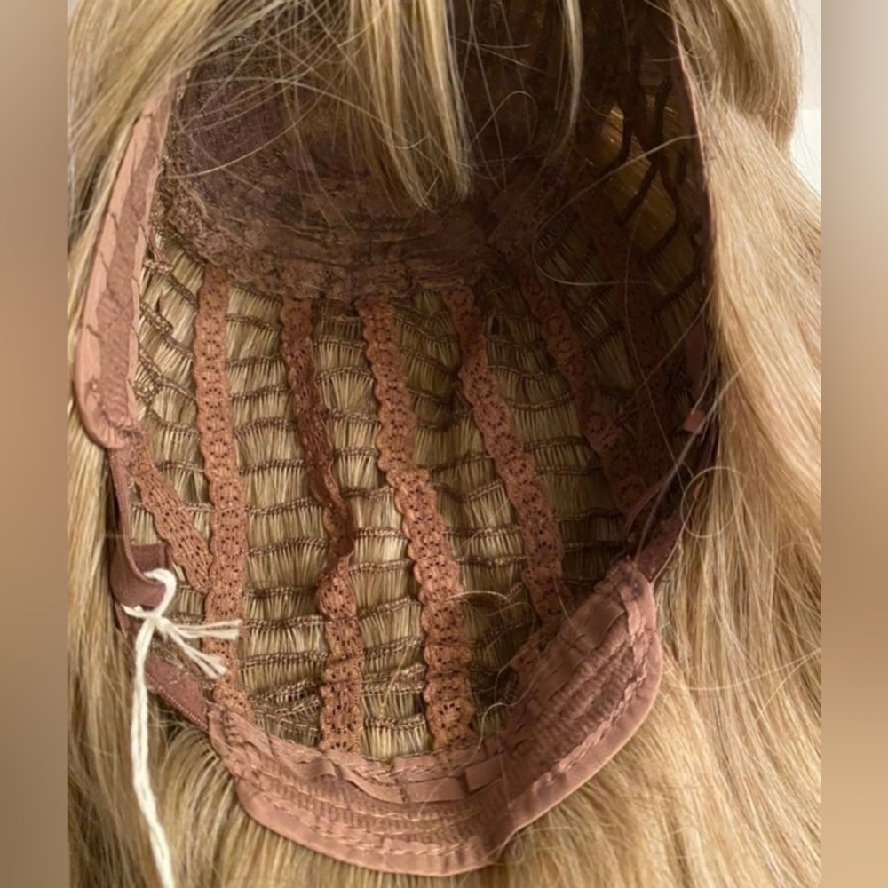 3. Synthetic Wig - Picture 5 of 5